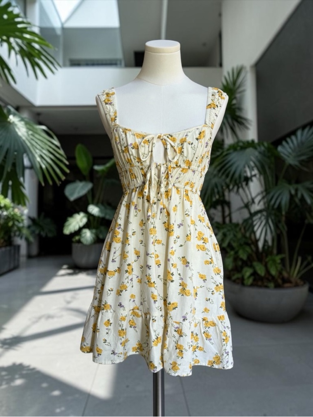 NWT Yellow Floral Sundress with Ruffle Hem by Sim & Sam! XS! NEW! - Picture 4 of 10